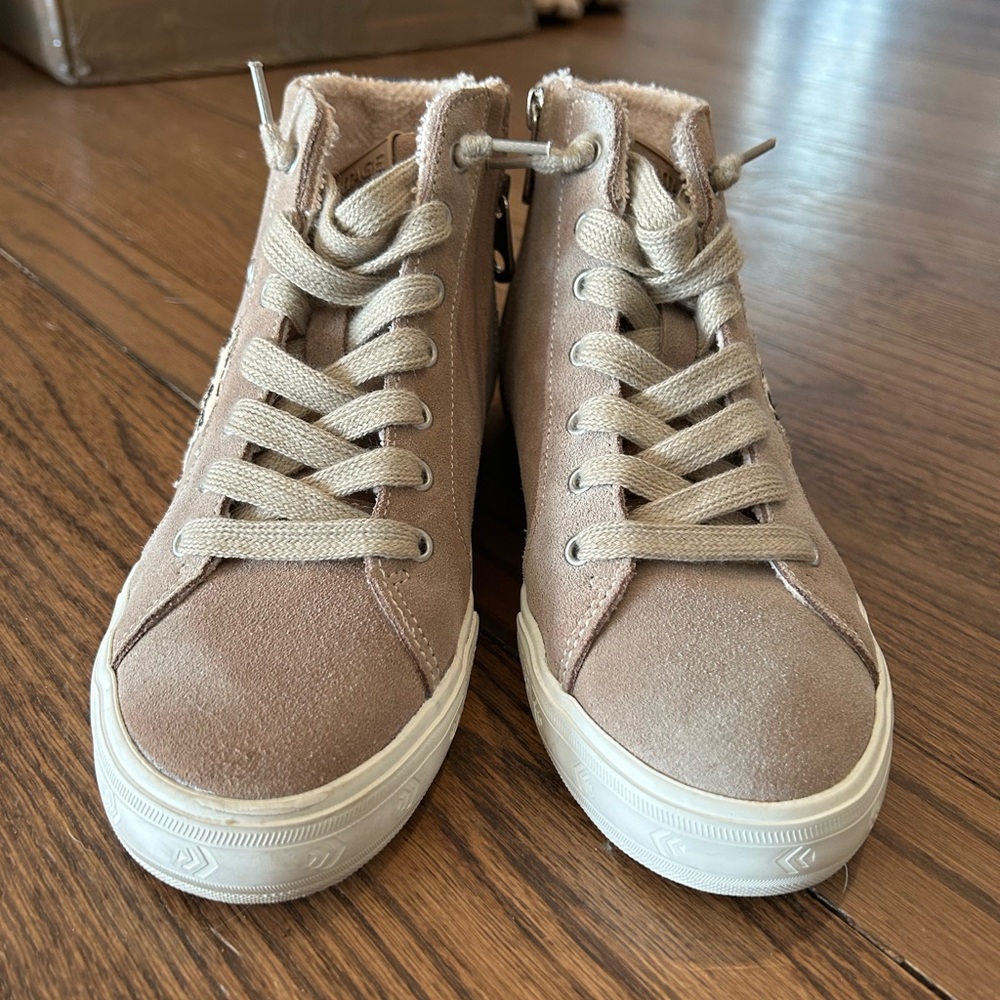 Vintage Havana Suede Zip High Top sneakers with cheeta star patch. New!